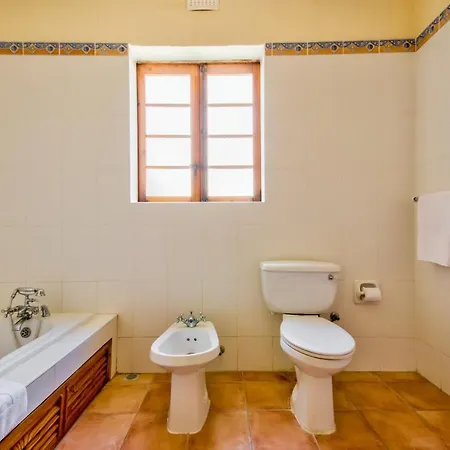 Zebbug Sleeps 6 With Pool And Wifi Villa