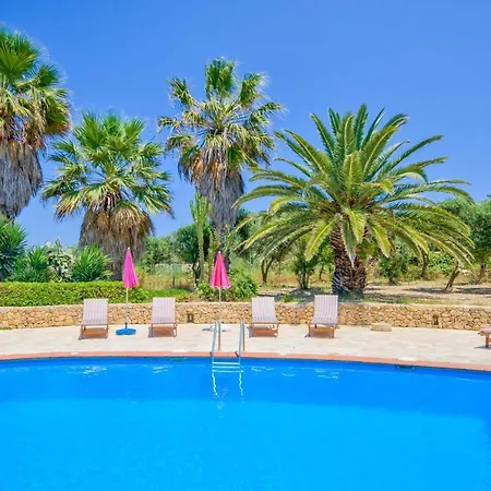 Zebbug Sleeps 6 With Pool And Wifi Villa
