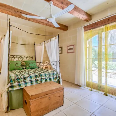 Villa Zebbug Sleeps 6 With Pool And Wifi
