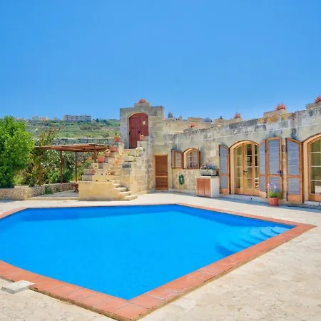 Villa Zebbug Sleeps 6 With Pool And Wifi *