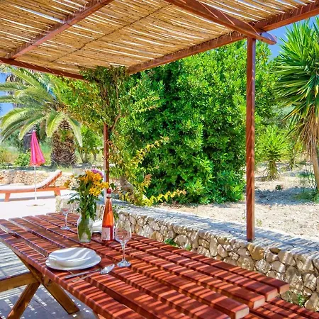 Villa Zebbug Sleeps 6 With Pool And Wifi